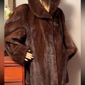 Mink Jacket. Luxurious Brown Fur Coat